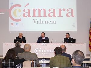 Fotonoticia: els cònsols honoraris d’Hongria i Polònia a València debaten sobre les repercussions econòmiques de la invasió d’Ucraïna en un col·loqui en Cambra València